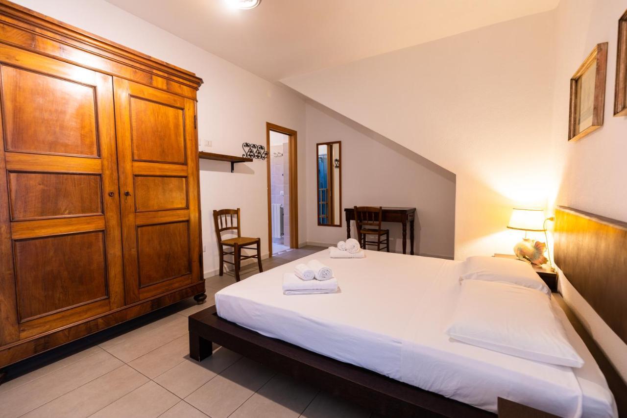Theo'S Rooms Olbia Exterior foto